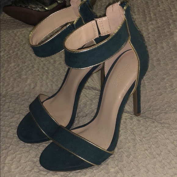Heels - Picture 3 of 3